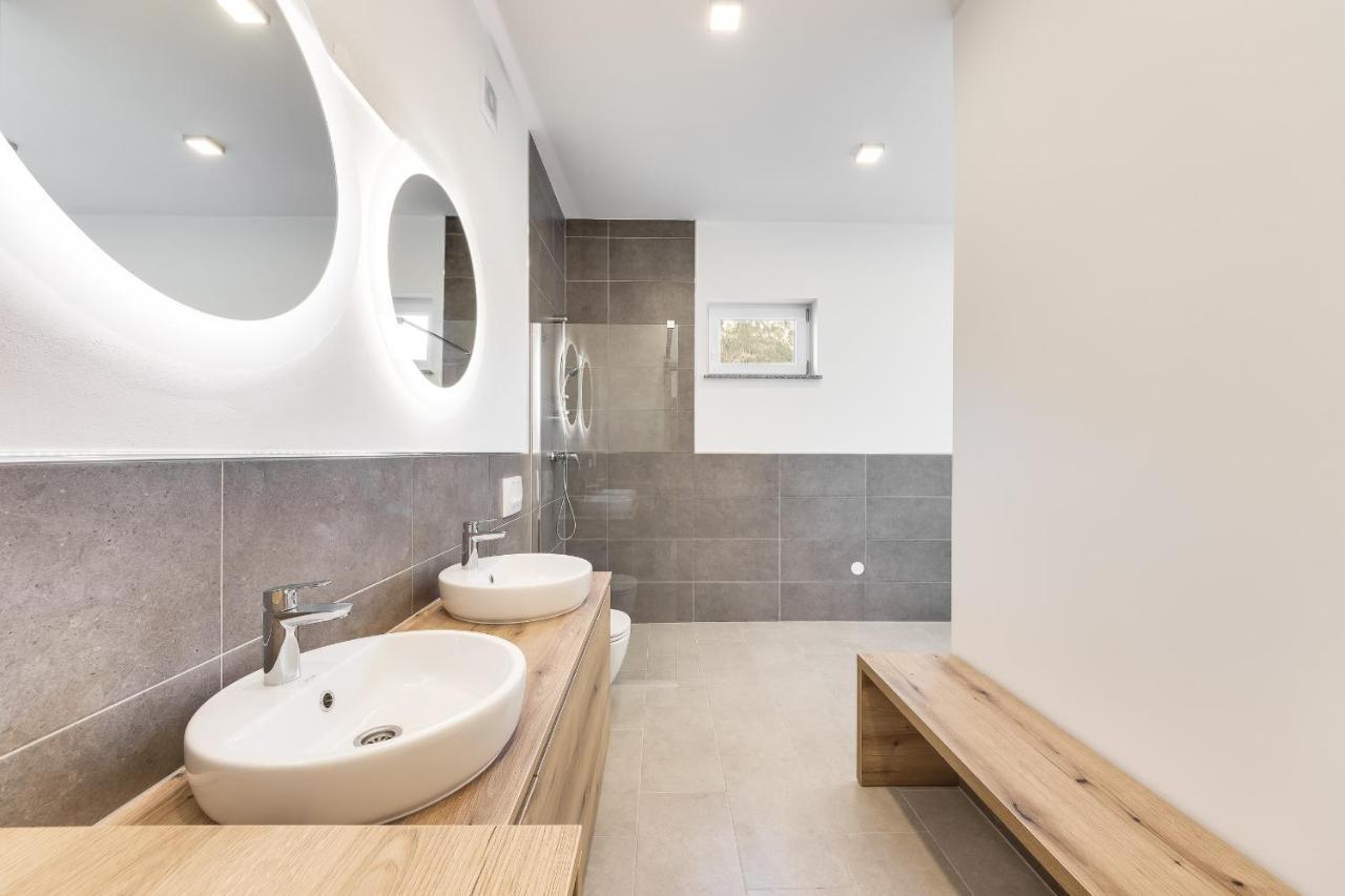 Chic Apartments With Balcony And Spa In Mojstrana Luaran gambar