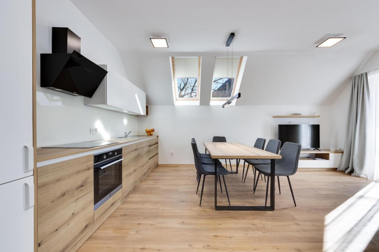 Chic Apartments With Balcony And Spa In Mojstrana Luaran gambar