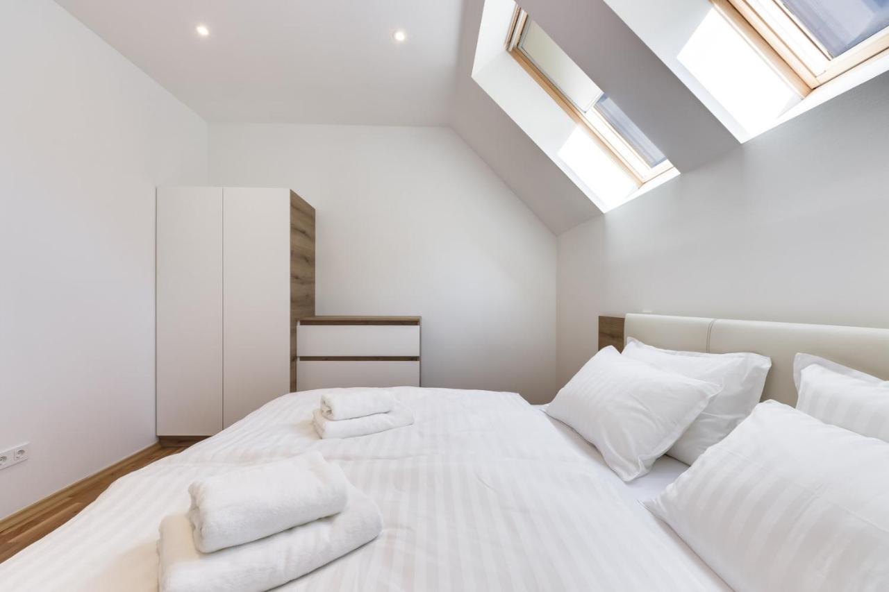 Chic Apartments With Balcony And Spa In Mojstrana Luaran gambar