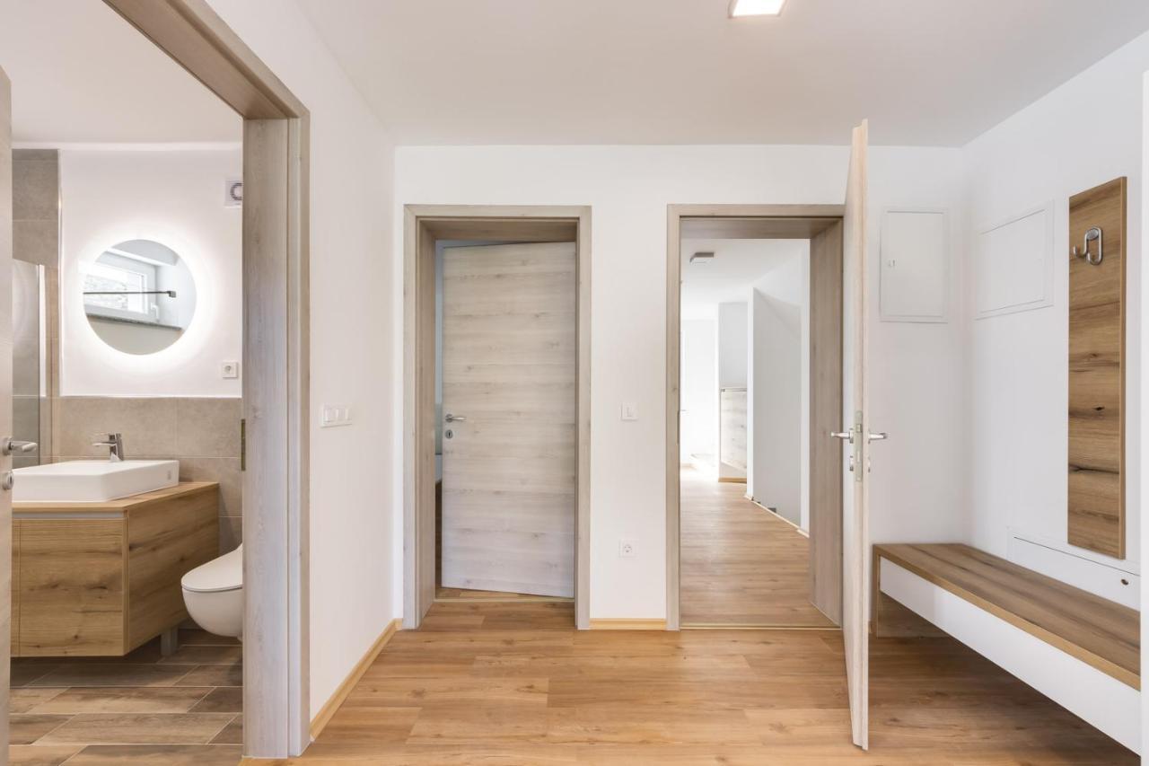 Chic Apartments With Balcony And Spa In Mojstrana Luaran gambar