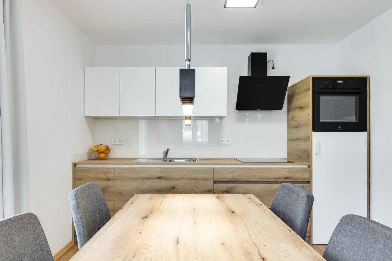 Chic Apartments With Balcony And Spa In Mojstrana Luaran gambar