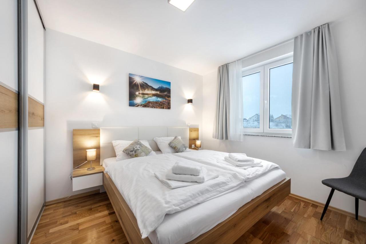 Chic Apartments With Balcony And Spa In Mojstrana Luaran gambar